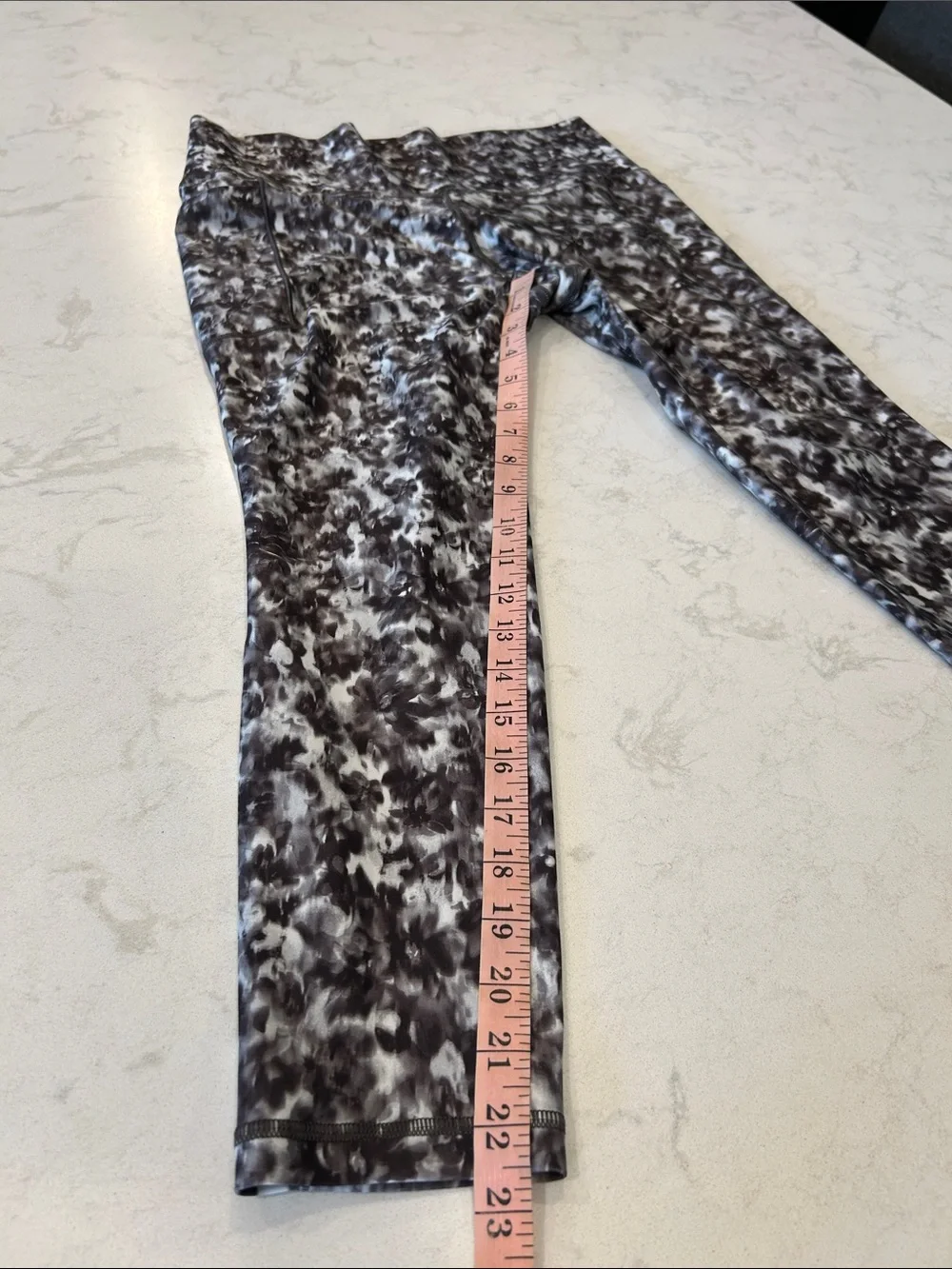 Athleta Salutation Stash 7/8 Tights Black & White Opaline Floral Large L